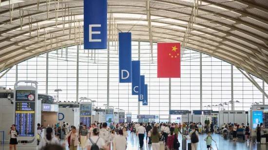 东机场的胶囊休息舱已就位！pg电子中国可以“躺”了浦(图3)