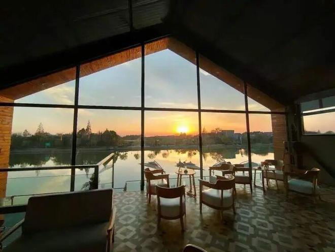 新姿势:去村里的咖啡馆“躺平”pg电子试玩网站免费解锁周末(图8) 新姿势:去村里的咖啡馆“躺平”pg电子试玩网站免费解锁周末(图8)