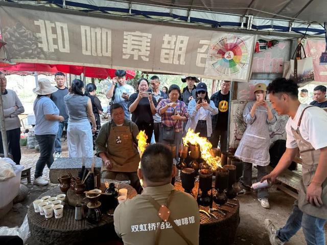 喷枪烧出顶流！央媒点名！pg电子试玩平台火了！(图6)